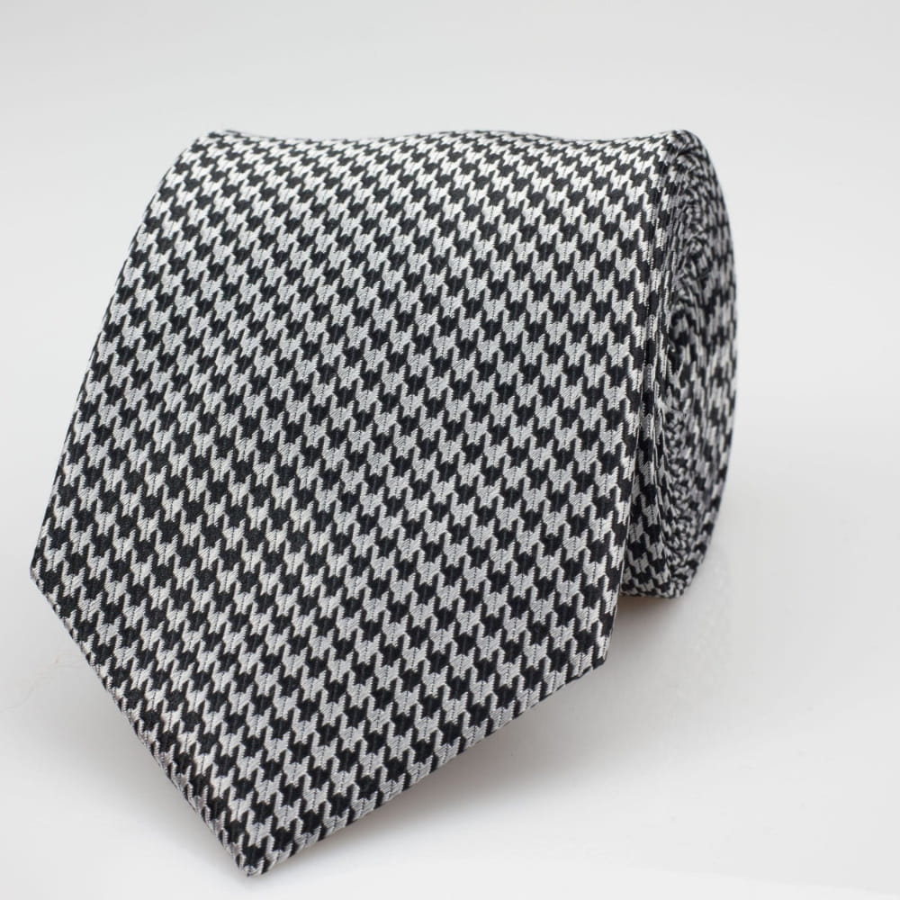 Silver tie with houndstooth pattern 
